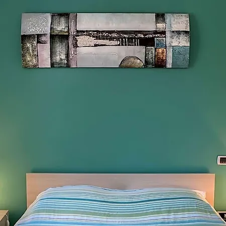 Sun House Bed and breakfast 3*