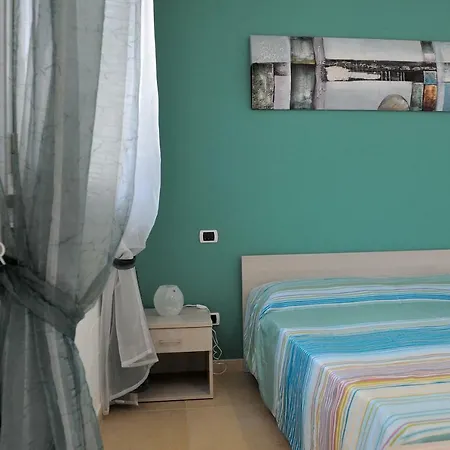 Sun House Bed & Breakfast 3*