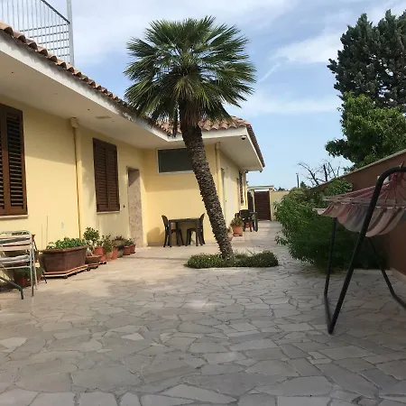 Sun House Bed & Breakfast 3*